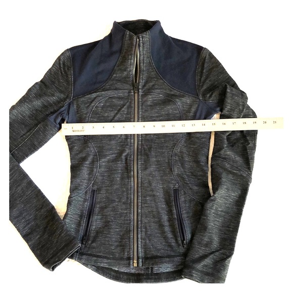 EUC Lululemon Define Jacket Navy Blue Denim - Picture 1 of 2